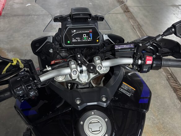 2018 Yamaha MT-09 Tracer (FJ-09), серый, 915000 рублей - вид 8