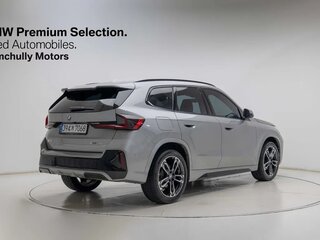 2026 BMW X1 20i xDrive III (U11/U12), серебристый, 5475200 рублей, вид 4
