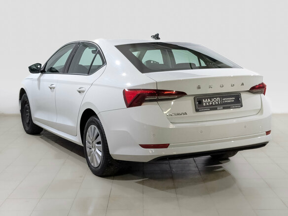 2021 Skoda Octavia IV (A8), белый, 2060000 рублей - вид 6