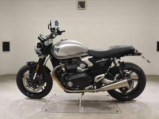 2025 Triumph Speed Twin, чёрный, 1150000 рублей, вид 3
