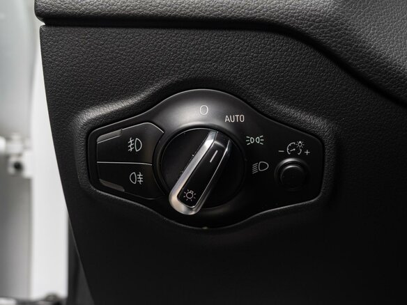 2015 Audi SQ5 I (8R), белый, 2490000 рублей - вид 24