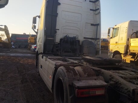 2022 Volvo FH 540, белый, 10383500 рублей, вид 4