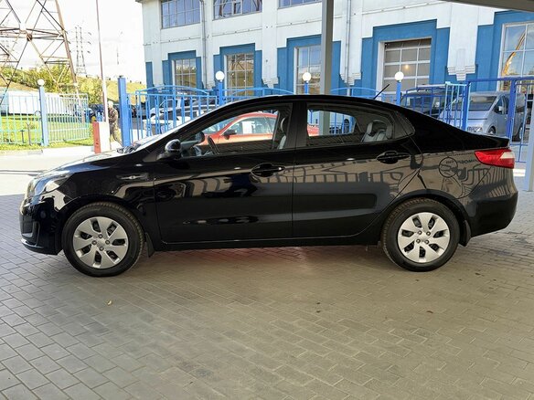 2014 Kia Rio III, чёрный - вид 1