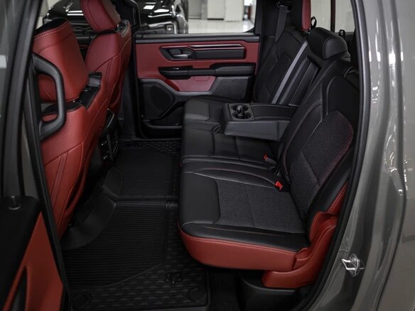 2025 Ram 1500 Crew Cab V Рестайлинг, зелёный, 8490000 рублей - вид 19