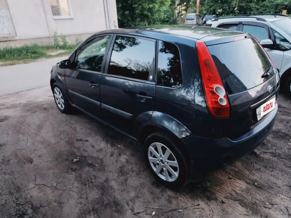 2007 Ford Fiesta Mk5, серый, 300000 рублей - вид 4