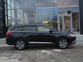 2018 Mitsubishi Outlander III Рестайлинг 3, чёрный, 2070000 рублей, вид 4