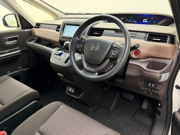 2022 Honda Freed II Рестайлинг, белый - вид 13