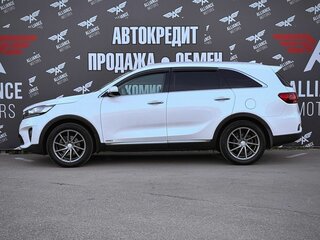 2018 Kia Sorento III Prime Рестайлинг, белый, 2490000 рублей, вид 4