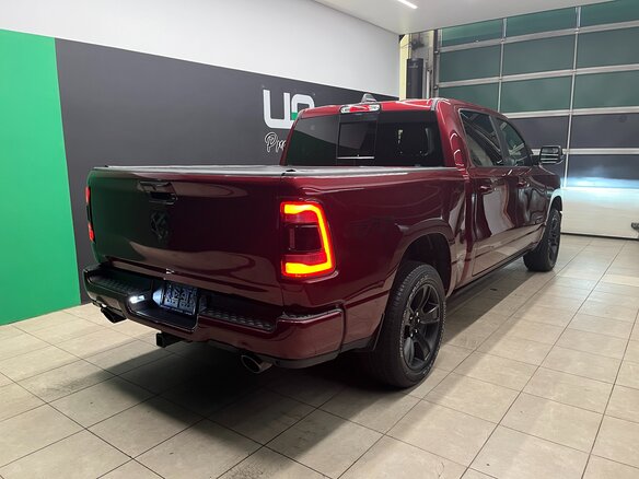 2022 Ram 1500 Crew Cab V, красный, 5900000 рублей - вид 5