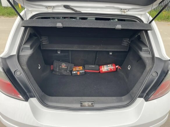 2013 Opel Astra H Рестайлинг, белый - вид 7