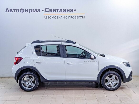 2019 Renault Sandero Stepway II Рестайлинг, белый, 1088000 рублей - вид 2
