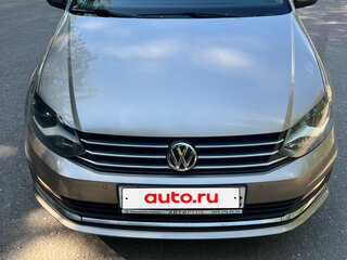 2017 Volkswagen Polo V Рестайлинг, бежевый, 1700000 рублей, вид 1