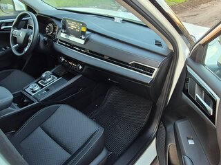 2023 Mitsubishi Outlander IV, белый, 3950000 рублей, вид 4