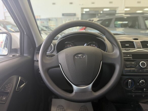 2026 Lada (ВАЗ) Granta I Рестайлинг, белый, 1101000 рублей - вид 7