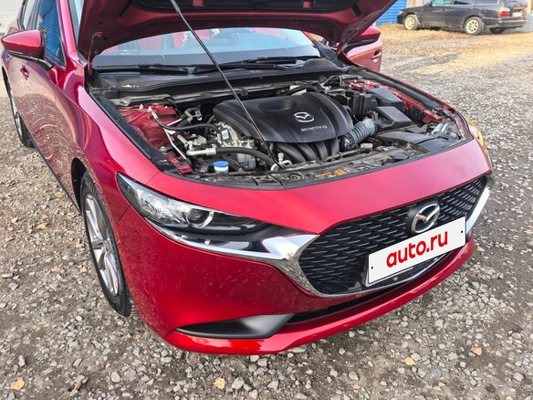 2020 Mazda 3 IV (BP), красный, 2100000 рублей - вид 3