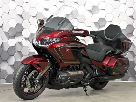 2025 Honda GL 1800 Gold Wing, красный, 3399000 рублей, вид 2