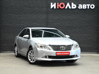 2012 Toyota Camry VII (XV50), серебристый, 1600000 рублей, вид 3