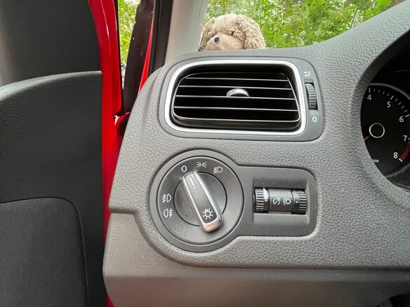 2014 Volkswagen Polo V, красный, 990000 рублей - вид 9