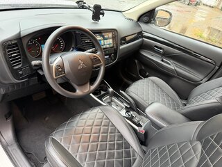2022 Mitsubishi Outlander III Рестайлинг 3, белый, 2550000 рублей, вид 4