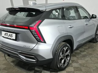 2026 Geely Atlas II, серебристый, 3449990 рублей, вид 2