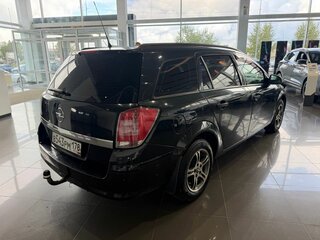 2013 Opel Astra H Рестайлинг, чёрный, 595000 рублей, вид 4