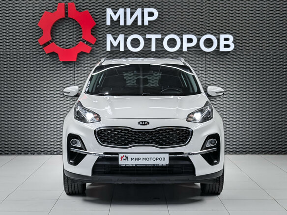 2019 Kia Sportage IV Рестайлинг, белый, 1830000 рублей - вид 1