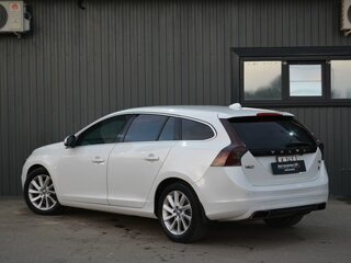 2015 Volvo V60 I Рестайлинг, белый, 1299999 рублей, вид 4