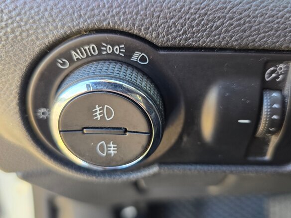 2011 Opel Astra J, белый, 800000 рублей - вид 29