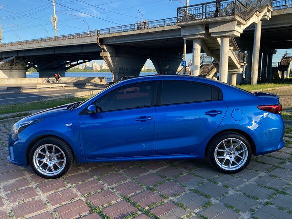 2020 Kia Rio IV Рестайлинг, синий, 1450000 рублей - вид 7