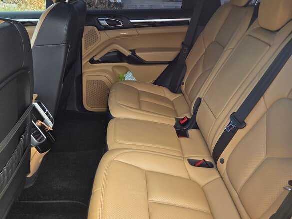 2016 Porsche Cayenne Diesel II Рестайлинг (958), чёрный, 3900000 рублей - вид 11