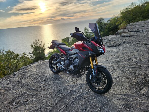 2015 Yamaha MT-09 Tracer (FJ-09), пурпурный, 850000 рублей