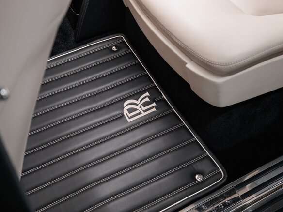 2013 Rolls-Royce Phantom VII Рестайлинг (Series II), чёрный - вид 31