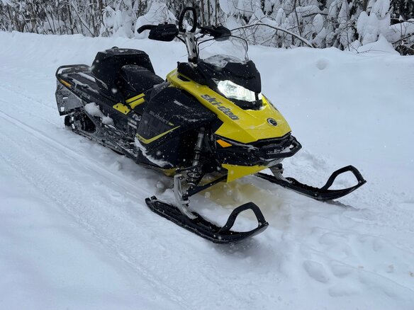 2016 BRP Ski-Doo Summit 850, жёлтый, 1250000 рублей