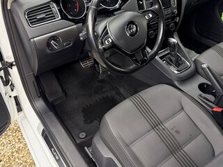 2017 Volkswagen Jetta VI Рестайлинг, белый, 1895000 рублей, вид 5
