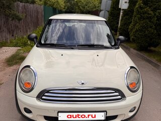 2010 Mini Hatch One II (R56) Рестайлинг, белый, 790000 рублей, вид 2