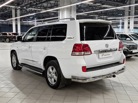 2011 Toyota Land Cruiser 200 Series, белый, 2769000 рублей, вид 4