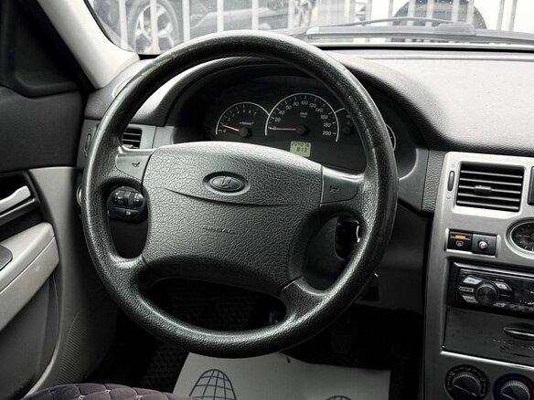2011 Lada (ВАЗ) Priora I, серебристый, 250000 рублей - вид 16