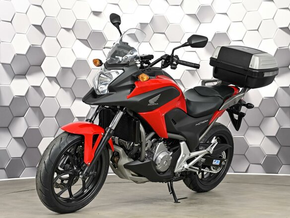 2012 Honda NC 700X, красный, 675000 рублей - вид 1