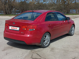 2013 Kia Cerato 6-speed II, красный, 750000 рублей, вид 3