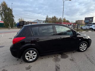 2011 Nissan Tiida I Рестайлинг, коричневый, 750000 рублей, вид 1