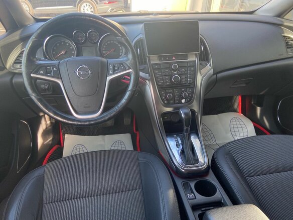 2010 Opel Astra J, красный, 536000 рублей - вид 6