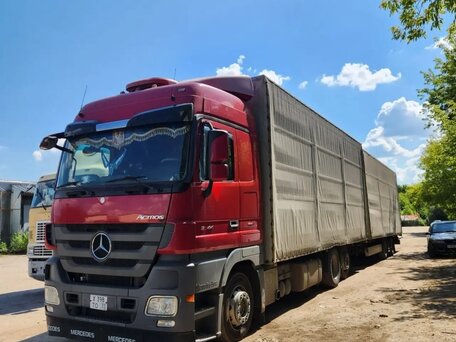 2015 Mercedes-Benz Actros, красный, 8300000 рублей, вид 1