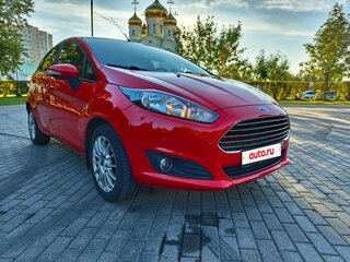 2016 Ford Fiesta Mk6 Рестайлинг, красный, 910000 рублей, вид 4
