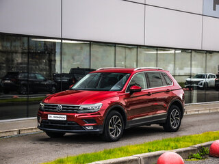 2018 Volkswagen Tiguan II, красный, 2273777 рублей, вид 3