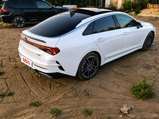 2021 Kia K5 III, белый, 3050000 рублей, вид 4