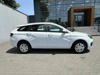 2026 Lada (ВАЗ) Vesta SW I Рестайлинг (NG), белый, 1810000 рублей, вид 4