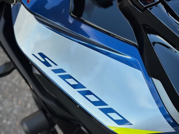 2024 BMW S 1000 XR, синий - вид 4