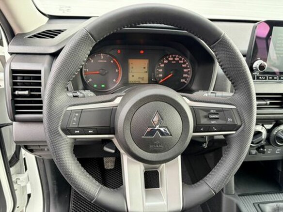 2025 Mitsubishi L200 VI, белый, 4850000 рублей - вид 12