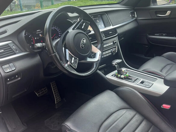2019 Kia Optima IV Рестайлинг, белый, 1900000 рублей - вид 8