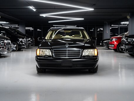 1999 Mercedes-Benz S-Класс 500 III (W140) Рестайлинг, чёрный, 10000000 рублей, вид 2
